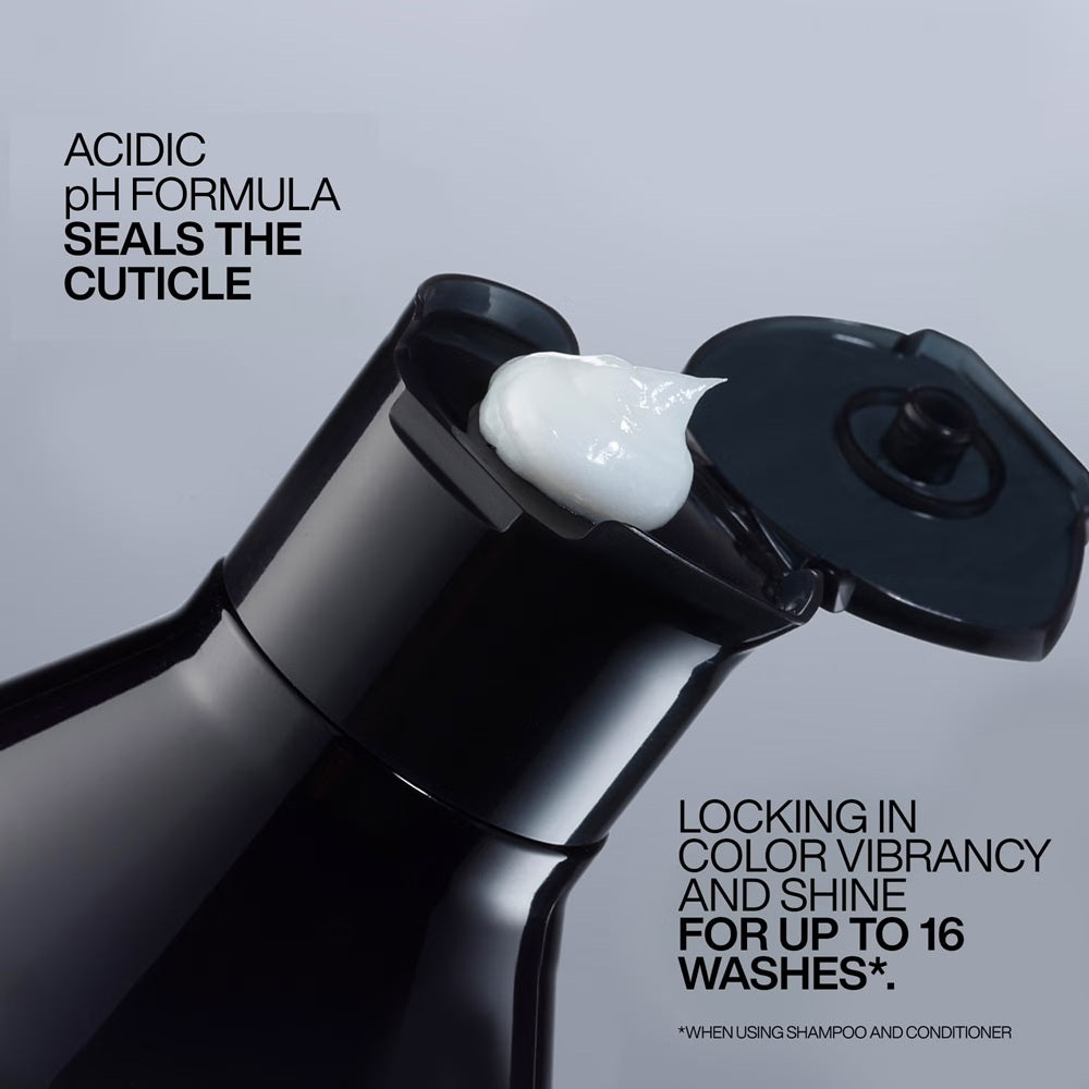 Redken Acidic Colour Gloss Conditioner dispensing cream: seals the cuticle to lock in colour